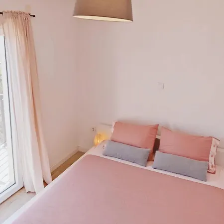 Apartment Nika Postira